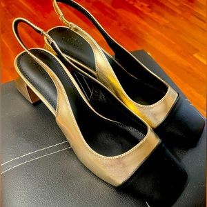 ASOS Design black toe gold slingbacks!NEW!!!